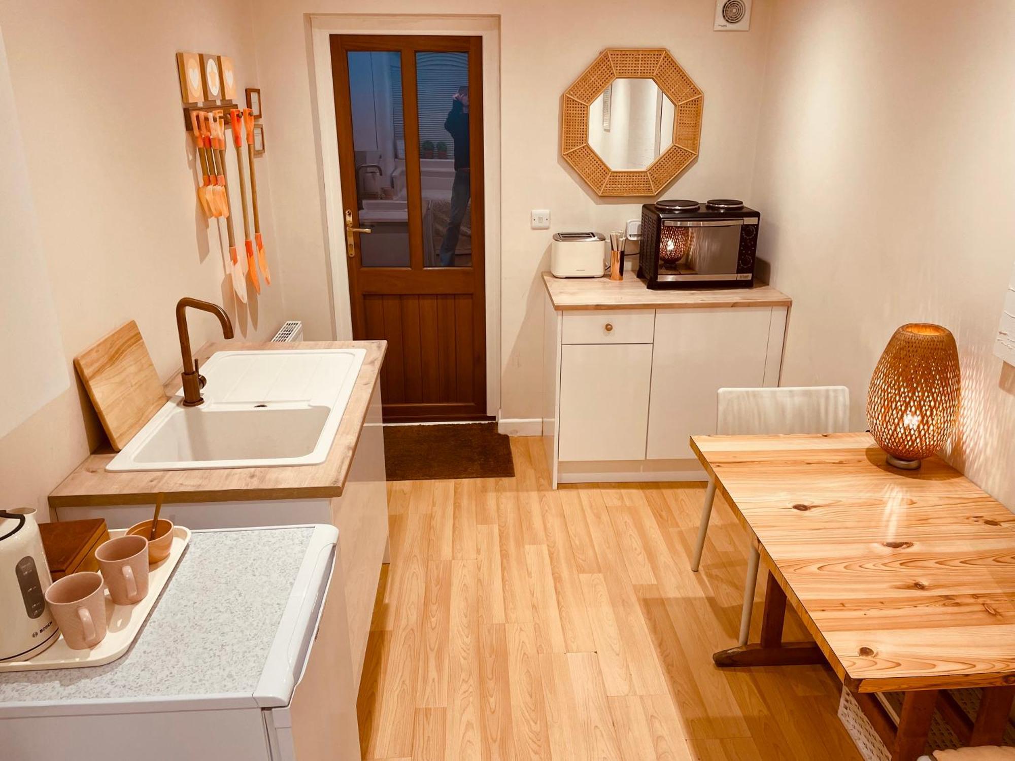 Apartment With Own Entrance & Terrace On West Hill Hastings Ngoại thất bức ảnh